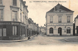 ECOMMOY : Hotel De Ville Et Rue Carnot - Tres Bon Etat - Ecommoy