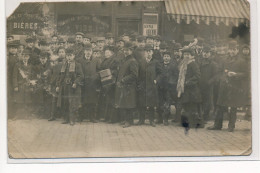 CARTE PHOTO A LOCALISER : Paris(?) Absinthe, Bieres, Anna Kabenine - Etat - Fotos