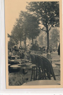 CARTE PHOTO A LOCALISER : Paris(?) Café, Voitures - Tres Bon Etat - Foto's