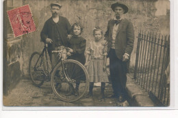 CARTE PHOTO A LOCALISER : Paris(?) Velo, Personnages - Tres Bon Etat - Foto's