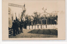 CARTE PHOTO A LOCALISER : Ceremonie Militaire - Tres Bon Etat - Foto's