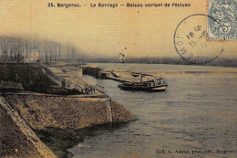 BERGERAC : Le Barrage - Bateau Sortant De L'écluse (toillée) - Très Bon état - Bergerac