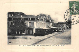 MONPONT SUR L'ISLE : Place De La Liberté - Bon état (un Coin Plié) - Other & Unclassified