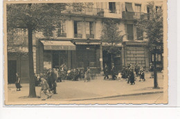 CARTE PHOTO A LOCALISER : Paris(?) Sport's Bar, Cafe - Tres Bon Etat - Foto's