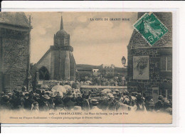 PERROS-GUIREC : La Place Du Bourg, Un Jour De Fête - Très Bon état - Perros-Guirec