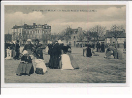 ST-BRIEUC : La Foire Aux Puces Sur Le Champ De Mars - Très Bon état - Saint-Brieuc