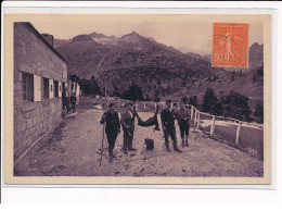 LE MARCADAU : Plateau De La Joie, Terrasse Du Chalet-Hôtel Du T.C.F., Retour De Chasse à L'Isard - Très Bon état - Autres & Non Classés