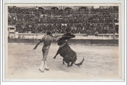 NIMES : Corrida Le 3 Octobre 1937 - Martial Lalanda à La Muleta Un Pase De Pecho - CARTE PHOTO - Très Bon état - Nîmes