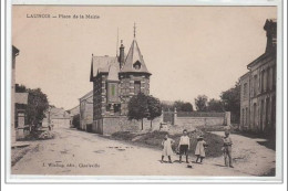 LAUNOIS : Place De La Mairie - Très Bon état - Andere & Zonder Classificatie