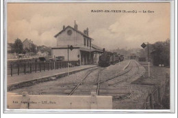 MAGNY EN VEXIN : La Gare - TRAIN - Très Bon état - Magny En Vexin