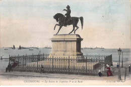 CHERBOURG - La Statue De Napoléon 1er Et La Rade - Très Bon état - Cherbourg