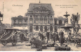 CHERBOURG - Place Du Château Et Le Théâtre, Un Jour De Marché - Très Bon état - Cherbourg