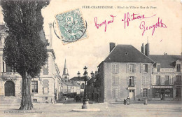 FERE CHAMPENOISE - Hôtel De Ville Et Rue Du Pont - Très Bon état - Fère-Champenoise