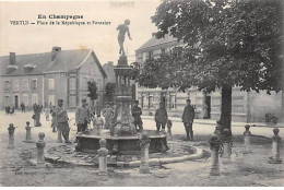 VERTUS - Place De La République Et Fontaine - Très Bon état - Vertus