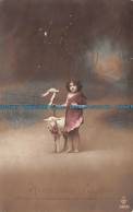 R113320 Greetings. Heureuses Paques. Girl And Sheep. 1914 - Monde