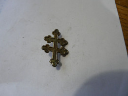 Broche Croix De Lorraine Libération 1944 Ww2 Métal Blanc - 1939-45