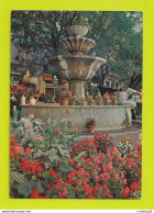 06 GRASSE N°13 La Fontaine Place Aux Aires En 1986 Marché Aux Fleurs Arrosoirs - Grasse