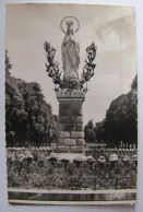 FRANCE - HAUTES PYRENEES - LOURDES - La Vierge Couronnée - 1957 - Lourdes