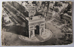 FRANCE - PARIS - L'Arc De Triomphe - 1957 - Arc De Triomphe