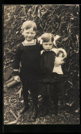 Foto-AK Zwei Geschwister Mit Puppe  - Gebraucht