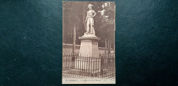 07 , Tournon , La Statue Du Général Rampon En 1922 - Tournon