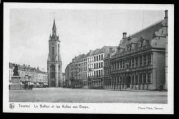1075 - BELGIQUE - TOURNAI - Le Beffroi Et Les Halles Aux Draps - Doornik