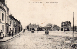 Angoulème Animée Place Victor Hugo Attelage Tramway - Angouleme