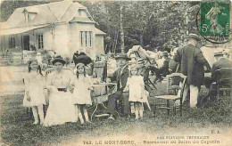 63 - Le Mont Dore - Récréation Au Salon Du Capucin - Animée - Grosse Animation - CPA - Voir Scans Recto-Verso - Le Mont Dore