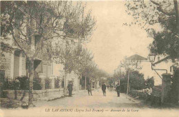 Reproduction CPA - 83 Le Lavandou - Avenue De La Gare - En 1900 - CPM Format CPA - Voir Scans Recto-Verso - Le Lavandou
