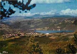 07 - Lac D'Issarlès - Vue Générale Du VilIage Et Du Lac - Au Fond, Le Taupernas Et Le Suc De Montfol - Carte Neuve - CPM - Other & Unclassified