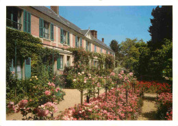 27 - Giverny - Musée Claude Monet - La Maison De Claude Monet En été Au Milieu De La Journée - CPM - Voir Scans Recto-Ve - Otros & Sin Clasificación