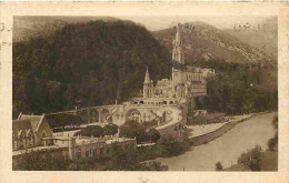 65 - Lourdes - Ville Connue Pour Son Pèlerinage Chrétien - CPA - Voir Scans Recto-Verso - Lourdes