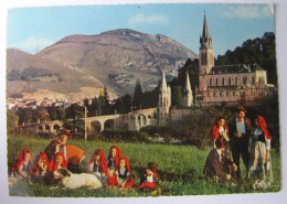 FRANCE - HAUTES PYRENEES - LOURDES - La Basilique Et Folklore - Lourdes