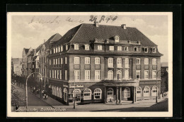 AK Neumünster, Strassenpartie Mit Bahnhofshotel  - Neumuenster