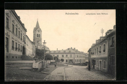 AK Helmbrechts, Luitpoldplatz Beim Rathaus, Mit Kirche  - Helmbrechts