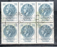 ITALIA REPUBBLICA ITALY REPUBLIC 1968 - 1976 SIRACUSANA TURRITA STELLE STARS LIRE 200 BLOCCO USATO BLOCK USED OBLITERE' - 1961-70: Usati