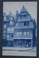 16 - Guingamp - Vieilles Maisons - Place Du Centre - Ed. Artaud, Nantes - Verrs 1910 - Guingamp