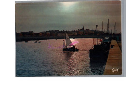 ROSCOFF 29 - Le Port Au Crépuscule Bateau Voilier Quai - Roscoff