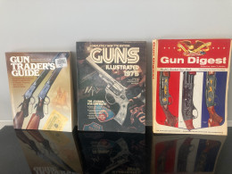 3 Illustrated Books Fireweapons - Armes Neutralisées