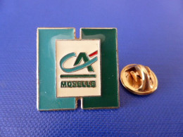 Pin's Banque Crédit Agricole - CA - Moselle - Logo Carré (HB46) - Banques