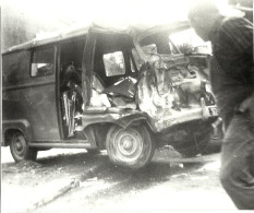 (4) Estafette Renault Accidentée - La Ferté-Bernard - Photo De Presse Originale Le Maine Libre - Années 60 - 11cm X 12cm - Vrachtwagens En LGV