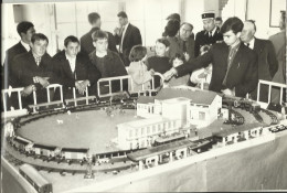 (6) Exposition  Train électrique à La Ferté Bernard - Photo De Presse Originale 12cmx18cm - Le Maine Libre - Années 60 - La Ferte Bernard