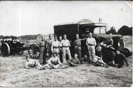 Carte Photo. Militaires Et Camion En Manœuvre - Material