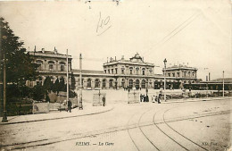 51 - Reims - La Gare - Animée - Correspondance - CPA - Voir Scans Recto-Verso - Reims