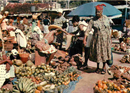 Martinique - Fort De France - Un Marché - Fruits Et Légumes - CPM - Voir Scans Recto-Verso - Fort De France