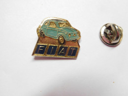 Beau Pin's , Auto Fiat 500  , Bleue , Verso Alvéolé - Fiat