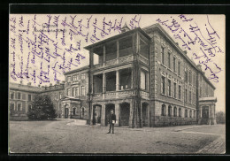 AK Giessen, Medizinische Klinik Mit Hofanlage Und Eingängen  - Giessen