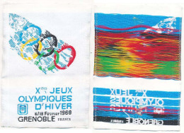 Écusson Tissus 7,1x10,2cm Affiche Des Xèmes Jeux Olympiques D'Hiver De GRENOBLE 1968 Olympic Games Grenoble Jean Briant - Escudos En Tela