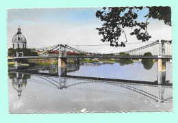 Toulouse : Le Pont Suspendu Et Le Dôme De La Grave - Toulouse