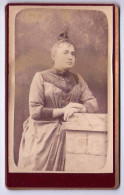 CARTE CDV - Portrait D'une Jolie Jeune Fille, à Identifier -  Tirage Aluminé 19ème - Taille 63 X 104 - Anciennes (Av. 1900)